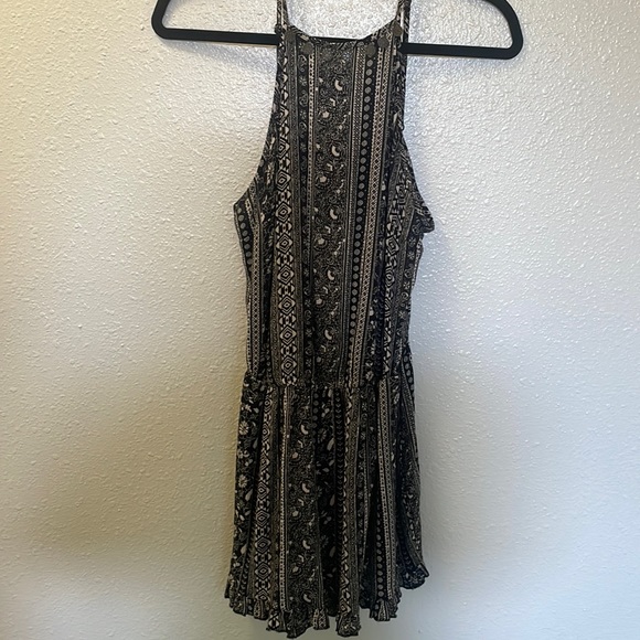 Boho NWOT romper with pockets - Picture 2 of 6